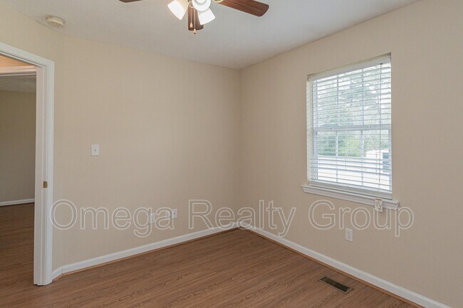 Building Photo - 125 Carol Cir