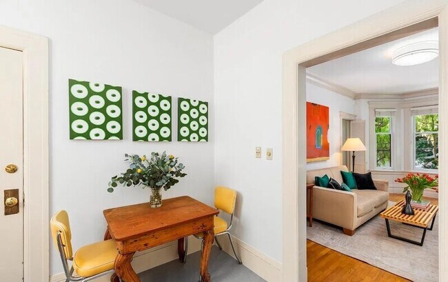 Building Photo - 206 Steiner St