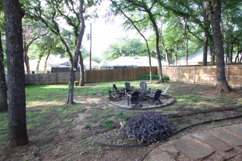 Building Photo - 320 Heneretta Dr