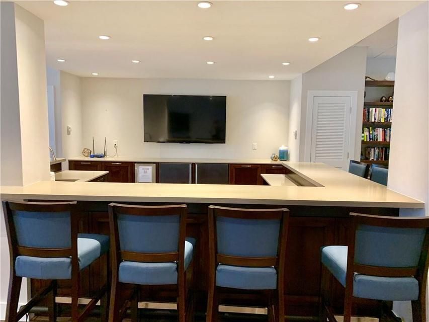 Building Photo - 2000 S Ocean Dr