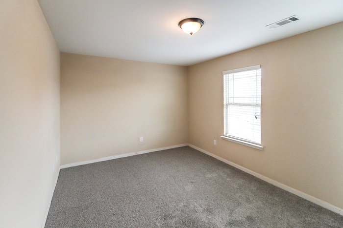 Building Photo - 921 Justice Dr