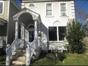 Building Photo - 830 Lexington St