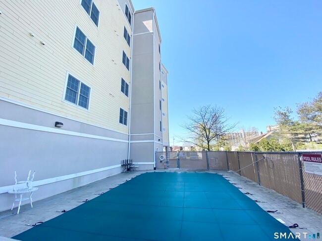 Building Photo - 343 Beach St