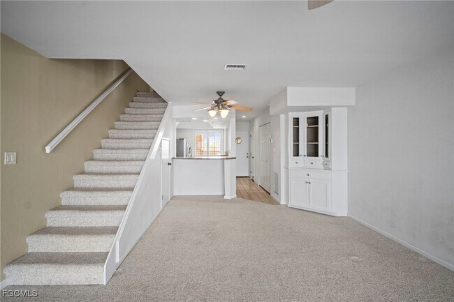 Building Photo - 894 Buttonwood Dr