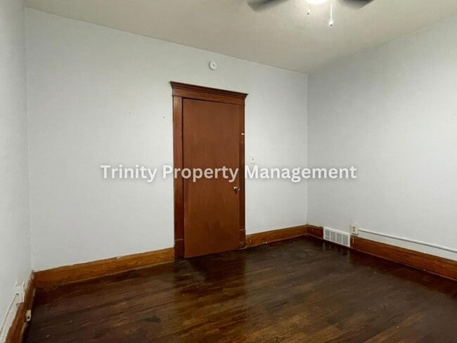 Building Photo - 103 Grove Ave