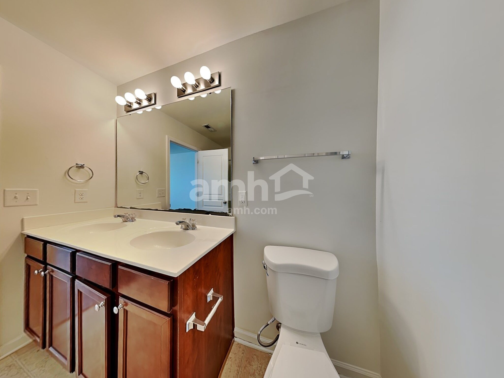 Building Photo - 8112 Hovingham Way