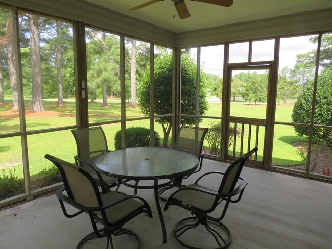 Building Photo - Hammocks at Brandywine Bay