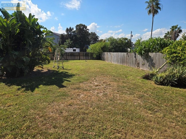 Building Photo - 906 W Polk St