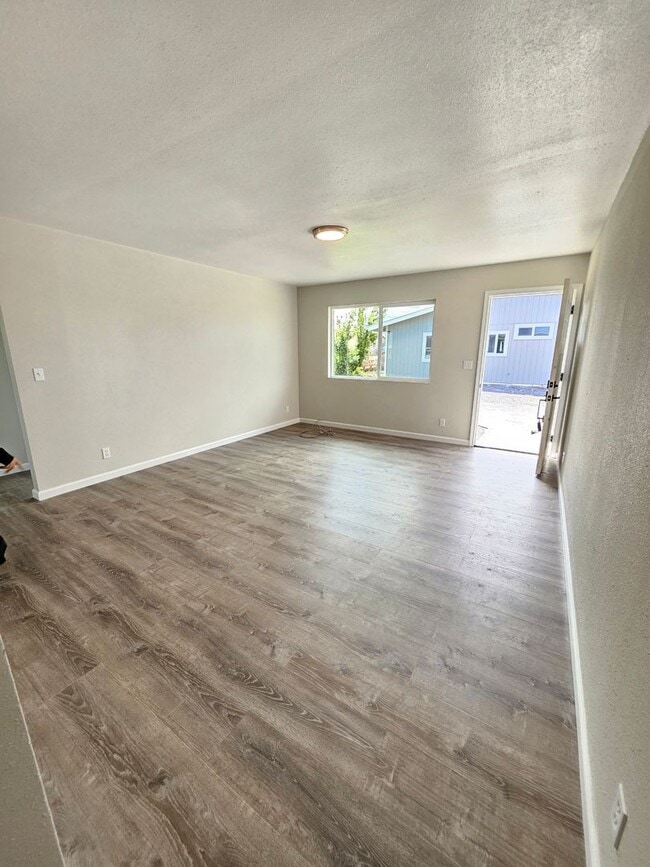 Building Photo - Beautiful 2 bedroom 1 bath home in Waimeaa