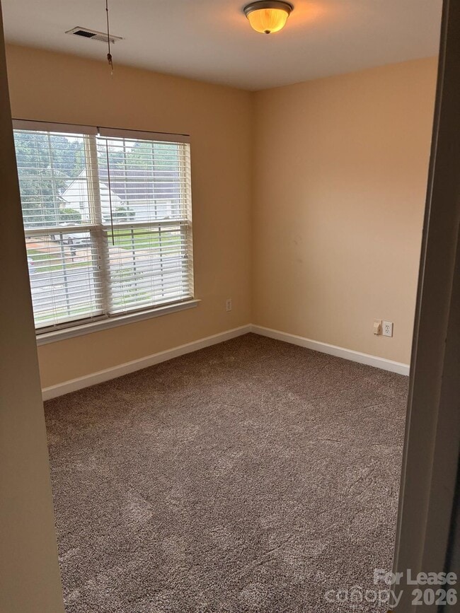 Building Photo - 10440 Wilson Glen Dr