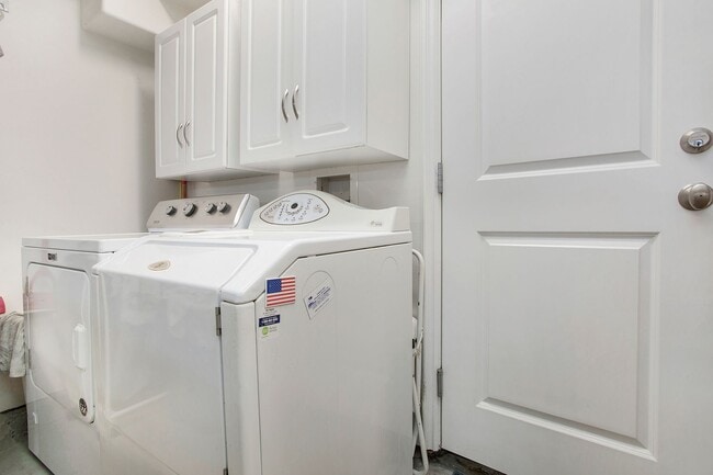 Building Photo - 218 Highland St