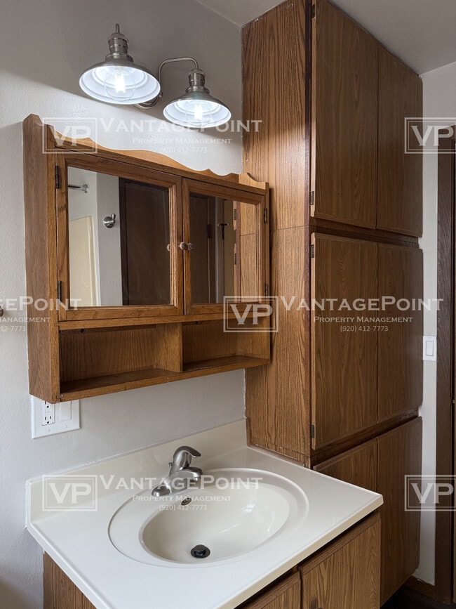 Building Photo - 2719 N Locust St