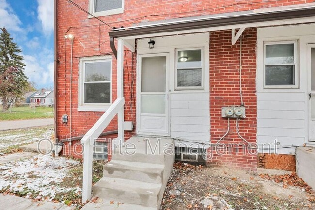 Building Photo - 2239 Homestead Dr