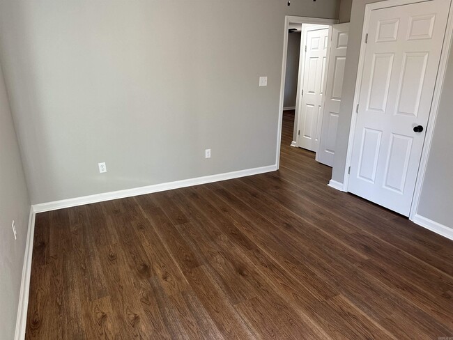 Building Photo - 6 Hiland Pl