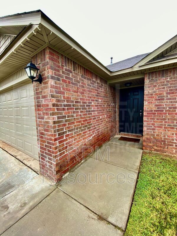 Building Photo - 11529 SW 26th St