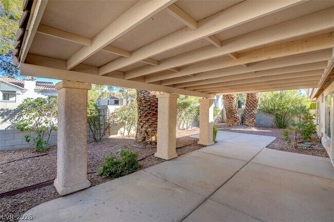 Building Photo - 2302 Fairbourne Way