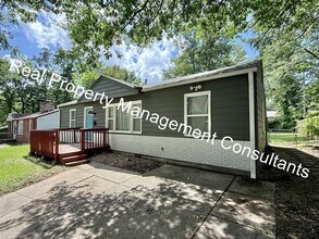 Building Photo - Updated 3-Bedroom Warrensburg Home with Modern Features and Outdoor Oasis!
