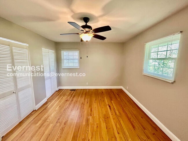 Building Photo - 3 Bed, 2.5 Bath Home with Fenced Yard & Garage / Pet-Friendly / Coming Soon!