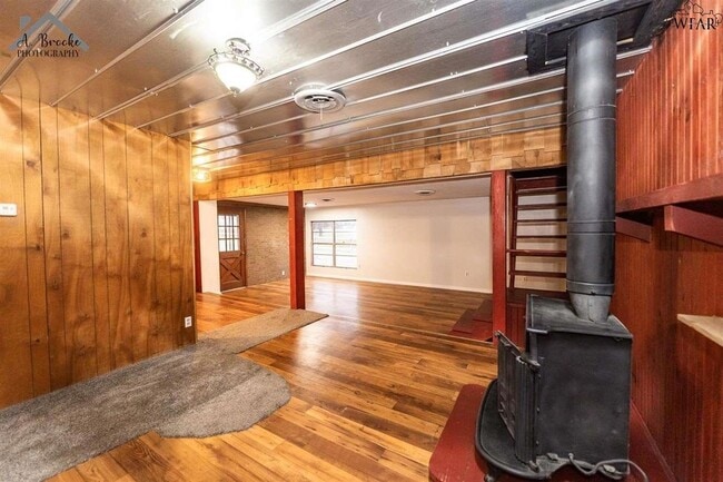 Building Photo - 808 S Yosemite St