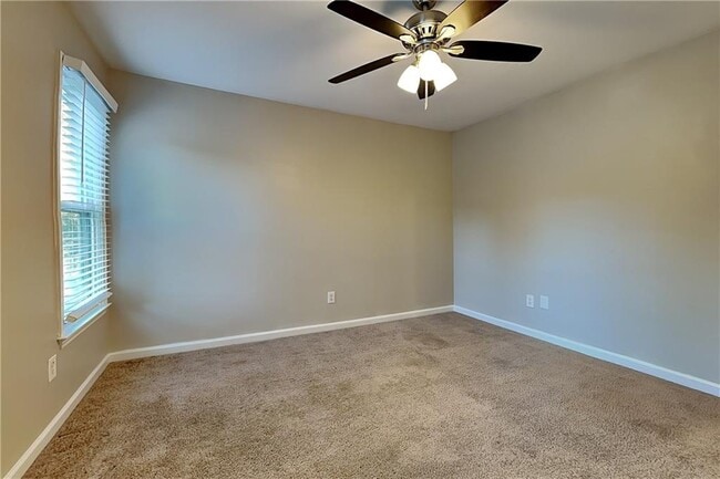 Building Photo - 4020 Hogans Mill Ln