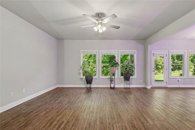 Building Photo - 350 McGiboney Ln