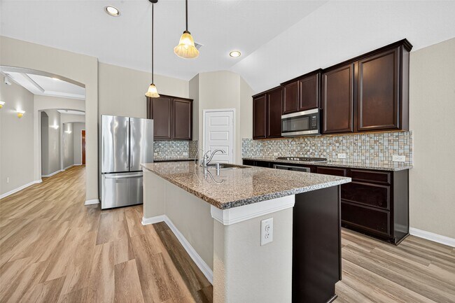 Building Photo - 17914 Logans Pine Dr