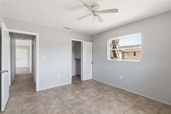 Building Photo - 304 Lantana Ave