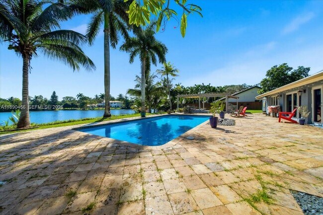 Building Photo - 960 Bayberry Point Dr