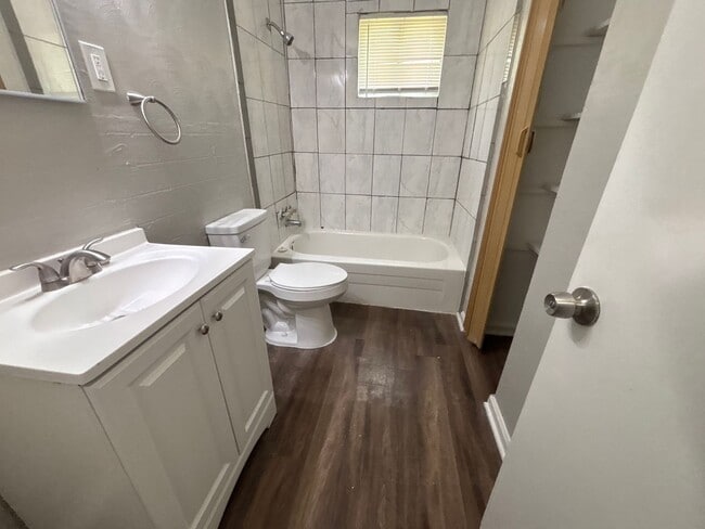 Building Photo - 4496 Range Line Rd