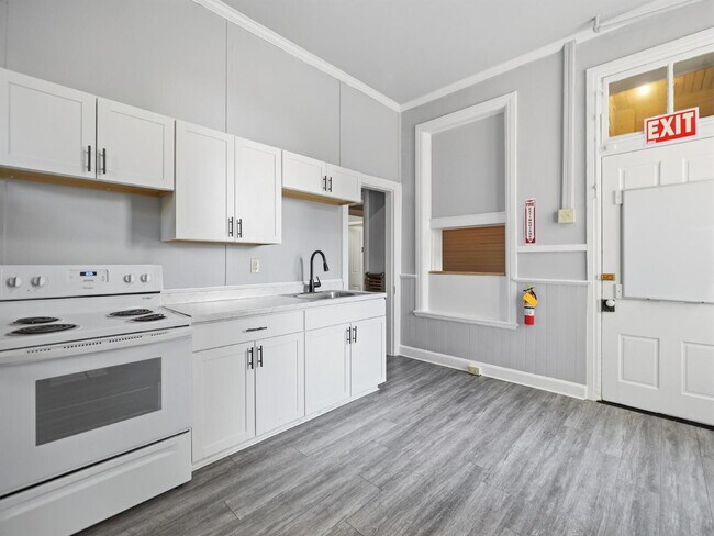 Building Photo - Charming 2-Bedroom, 2-Bath First-Floor Residence in a Beautifully Renovated Historic Home