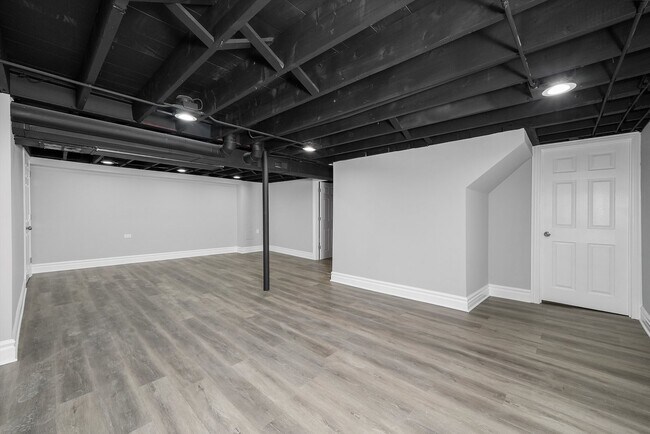 Building Photo - 9624 W Shore Dr