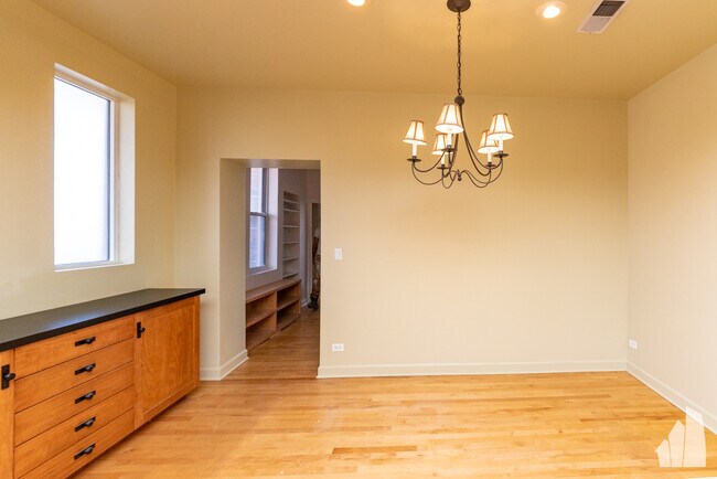 Building Photo - 3945 N Christiana Ave