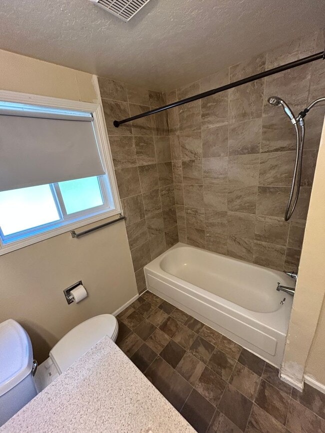 Building Photo - 24783 Parkside Dr