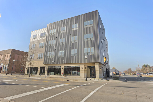 Building Photo - Lofts at 128