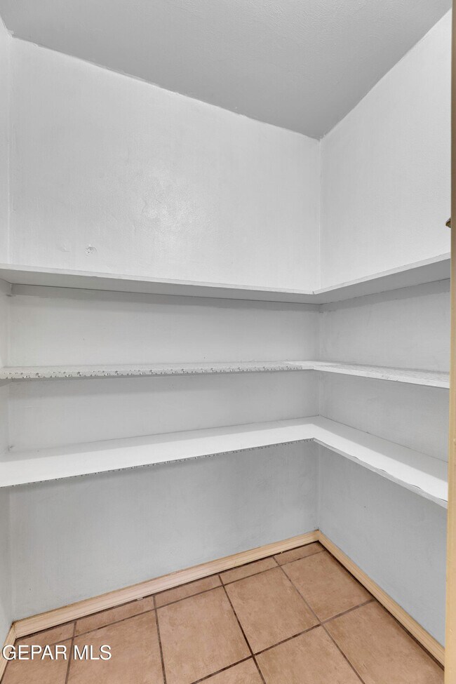 Building Photo - 252 Trinity Pl