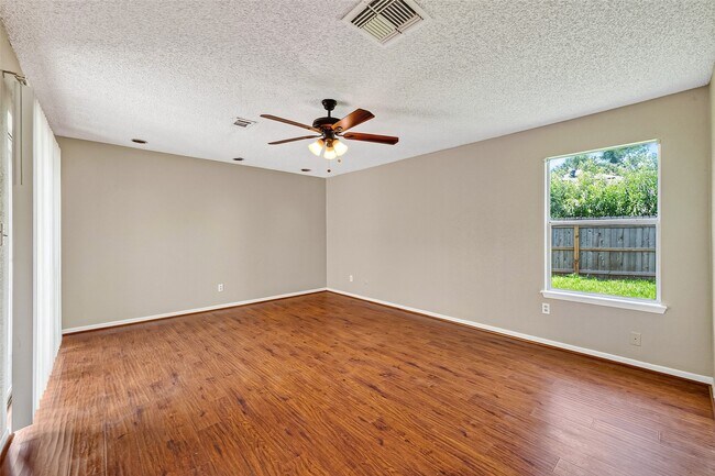 Building Photo - 13847 Cherry Hollow Ln