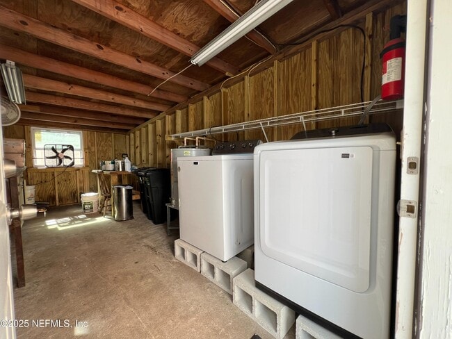 Building Photo - 1046 Riviera St