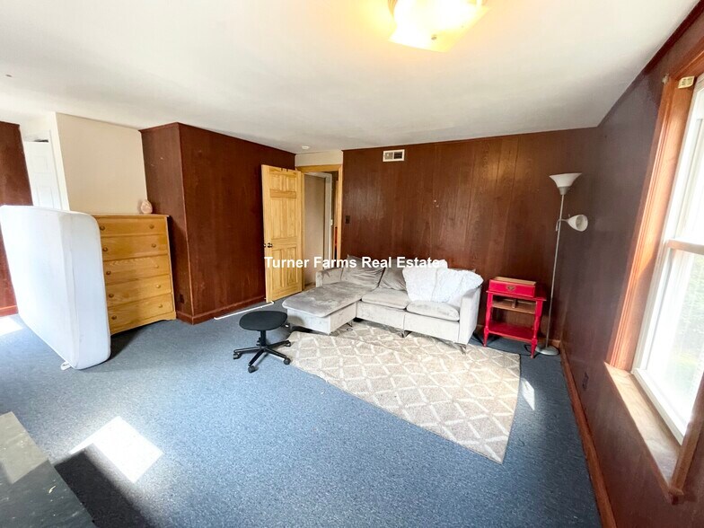 Building Photo - 99 Buttonwood St