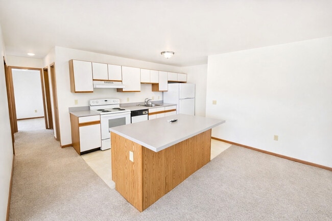 Building Photo - 201 - 207 West Win Heights