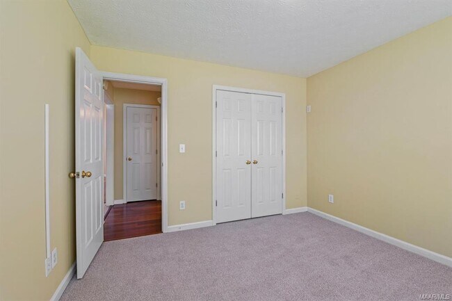 Building Photo - 8990 Stoneridge Pl