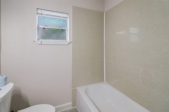 Building Photo - 243 Georgia St