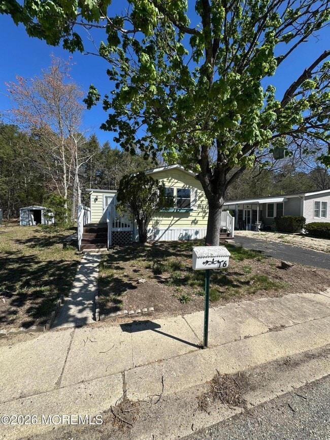 Building Photo - 16 Maplewood Dr