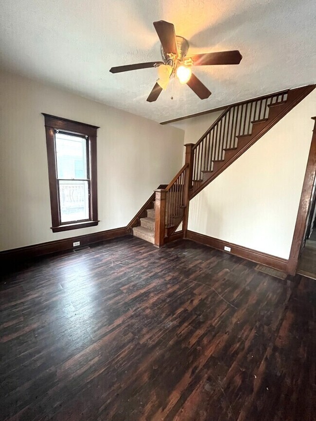 Building Photo - 154 Straight Ave SW