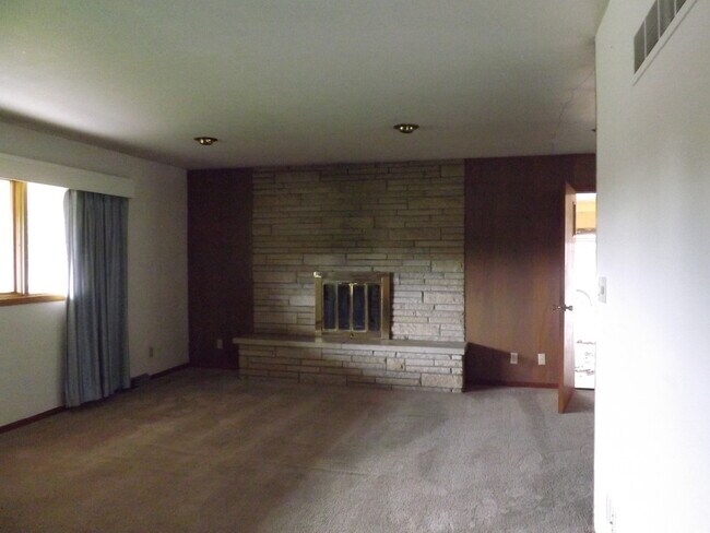 Building Photo - 1111 Wharton Manor Rd