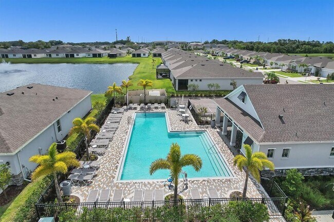 Building Photo - 5733 Silver Palm Blvd