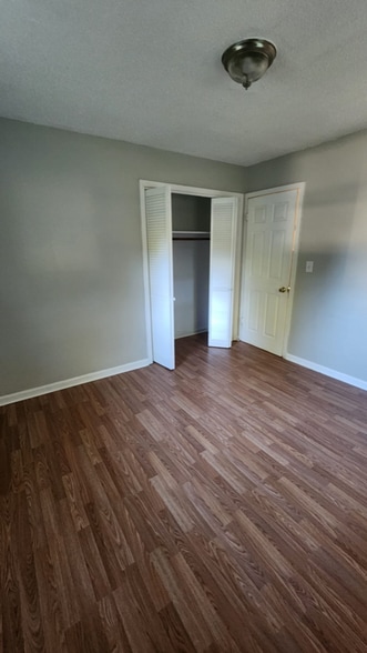 Building Photo - 3072 Ragsdale Dr