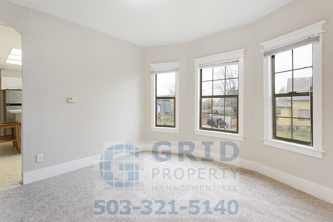 Building Photo - Spacious Craftsman Home - Huge Lot - N Portland!