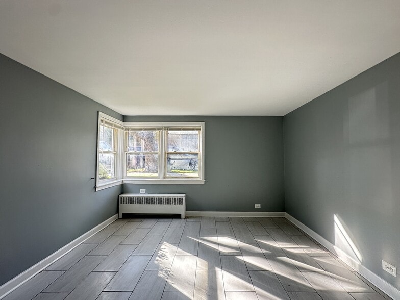 Building Photo - 6719 N California Ave