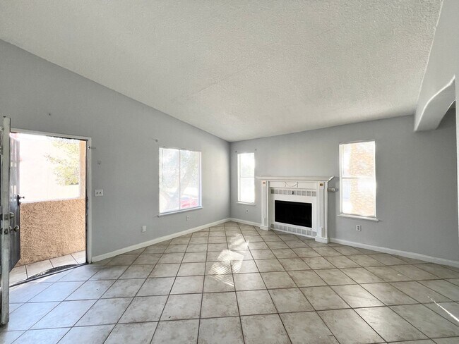 Building Photo - 5096 Spencer St