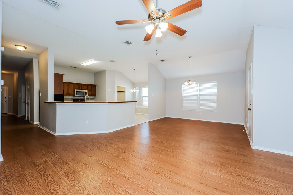 Building Photo - 3020 Meadowbrook Dr